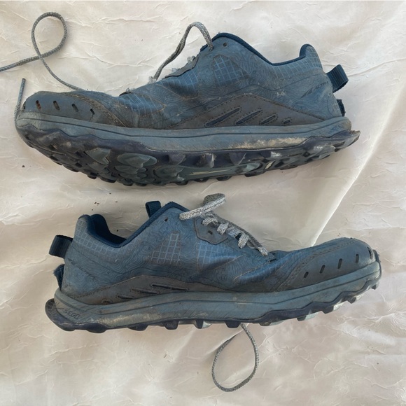 Women’s Altra Lone Peak size 8.5 blue - Picture 2 of 9